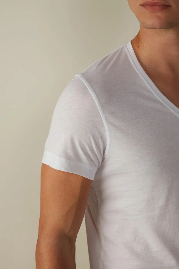 New 🔥 Intimissimi Men Short-Sleeve V-Neck T 👚 Shirt In Extra-Fine Supima® Cotton White 😍 - Image 2